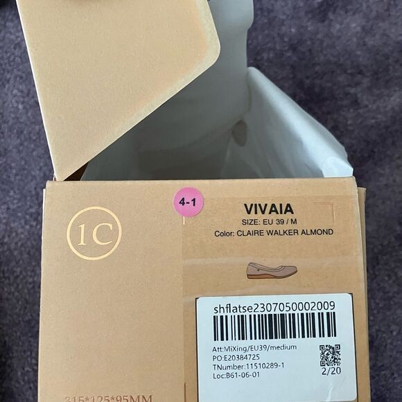 NIB Vivaia Water-Repellent Round-Toe Walking Flats (Claire Walker) Size 39 - Picture 4 of 4